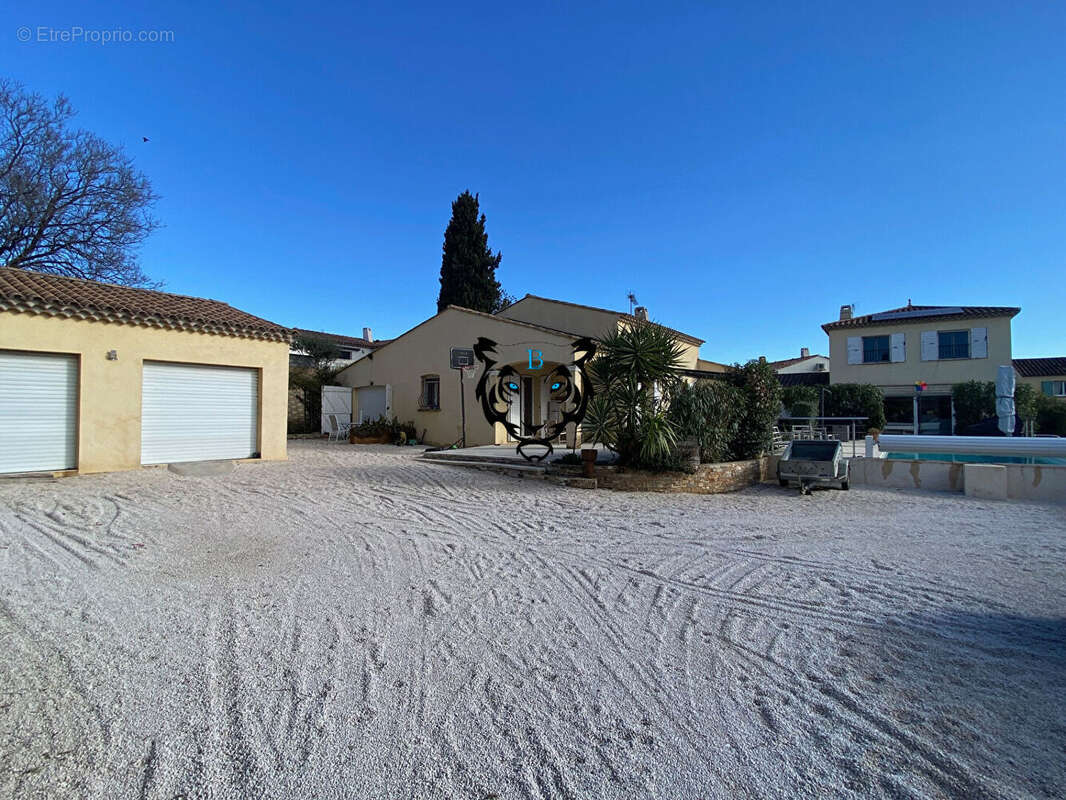 Maison à ROQUEBRUNE-SUR-ARGENS