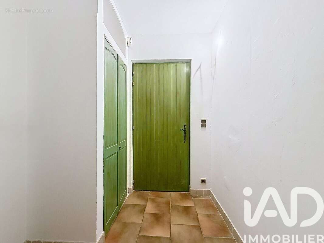 Maison 170 m² à Lacoste  - photo 7