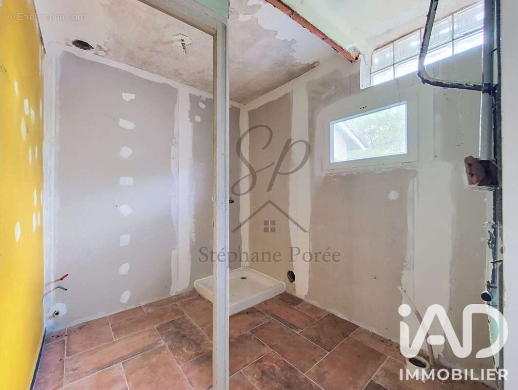Photo 8