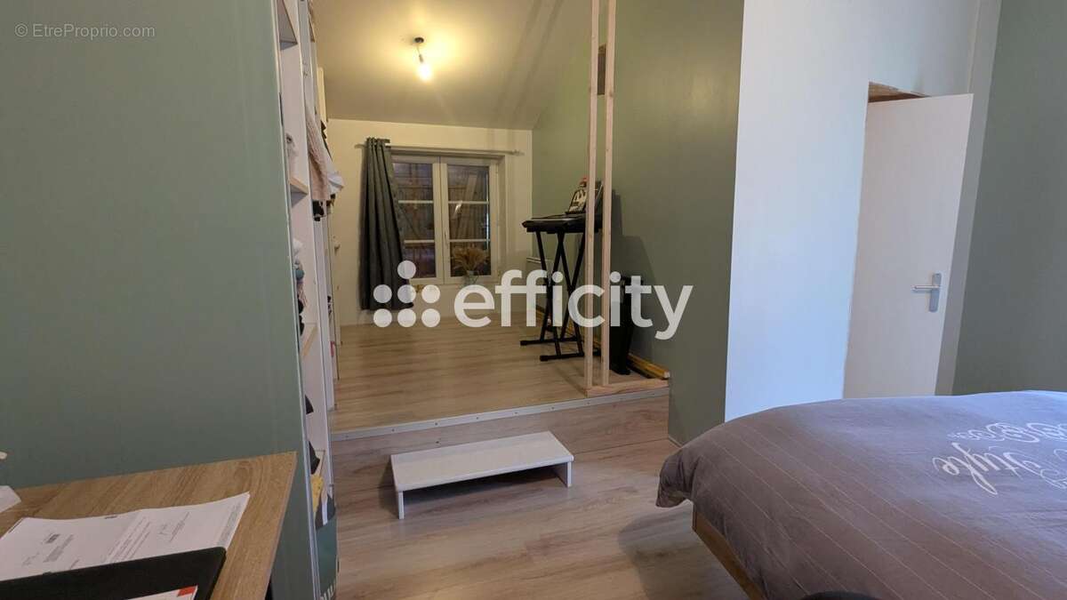 Maison à SAINT-REMY-SUR-DUROLLE