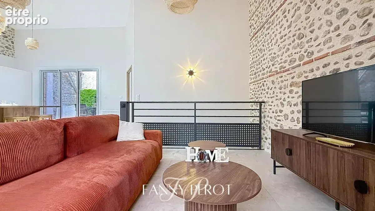 Maison de village remarquablement rénovée avec terrasse et grand garage - photo 6