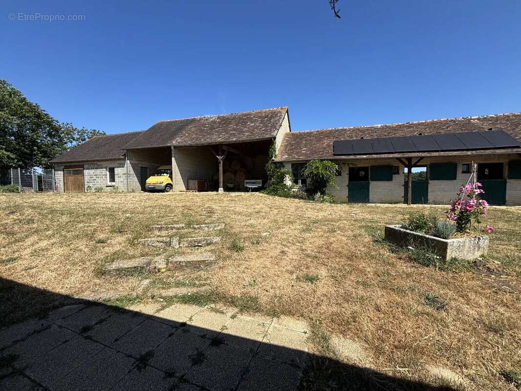 Propriété de 14 hectares dans la Sarthe - photo 2