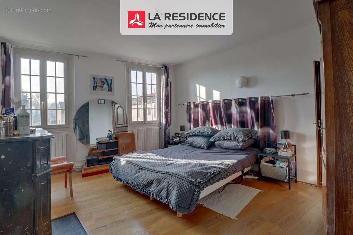 Maison à NEUVILLE-SUR-OISE