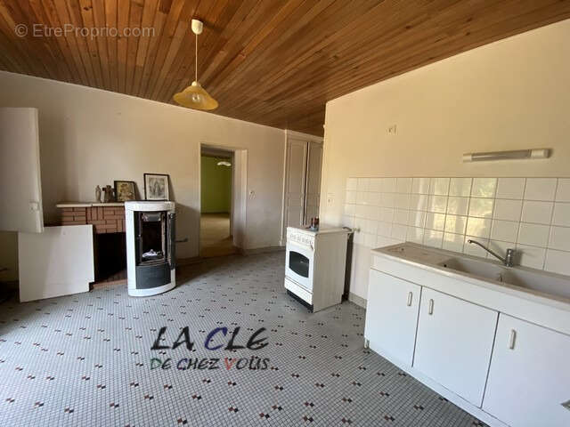 Maison ancienne a renover - photo 2