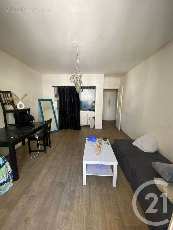 Appartement à MARSEILLE-4E