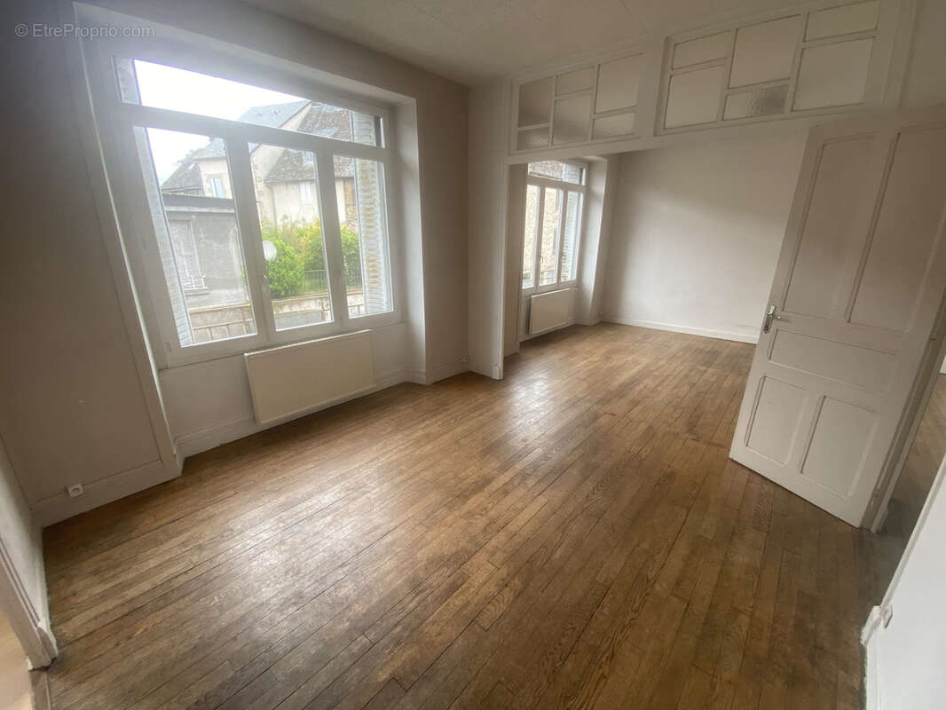 Appartement à MONCEAUX-SUR-DORDOGNE