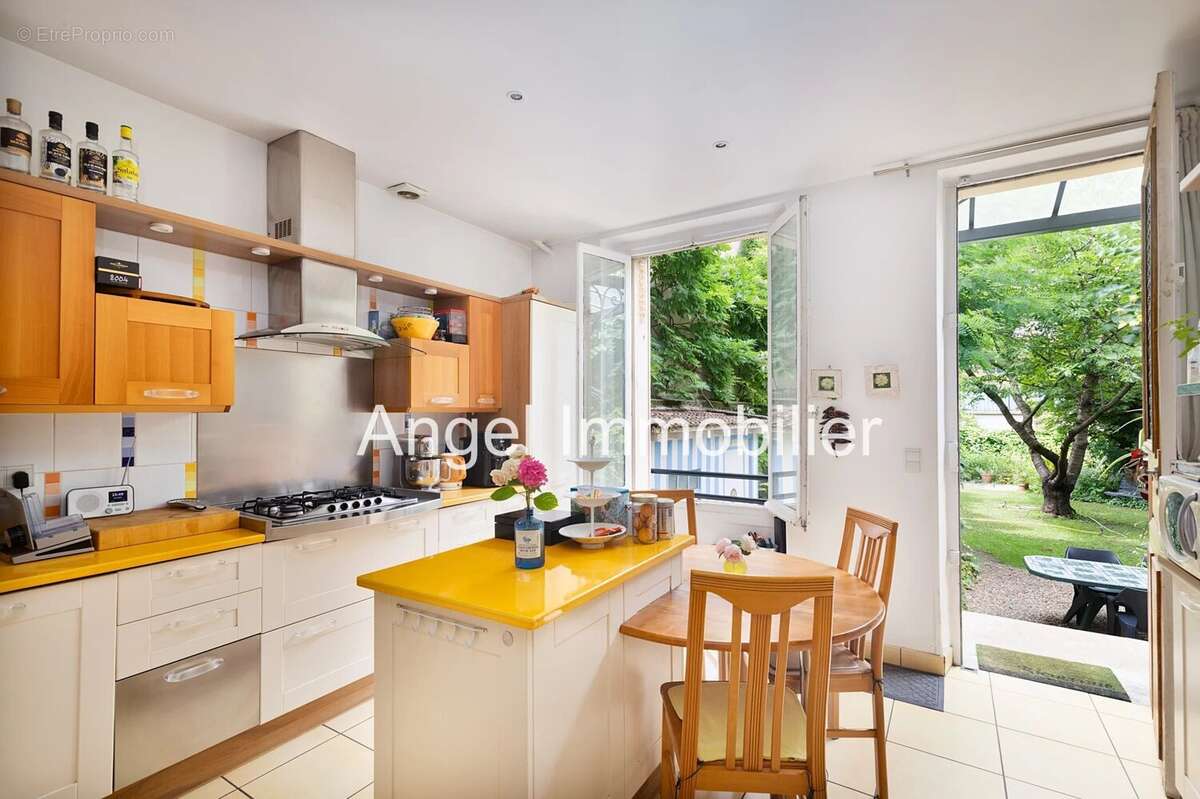 Maison à SAINT-MANDE