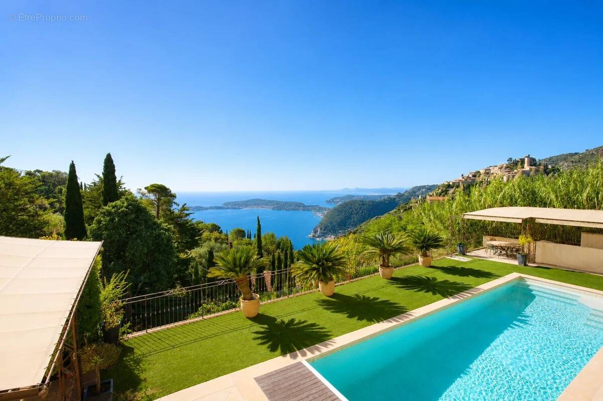 Maison à EZE