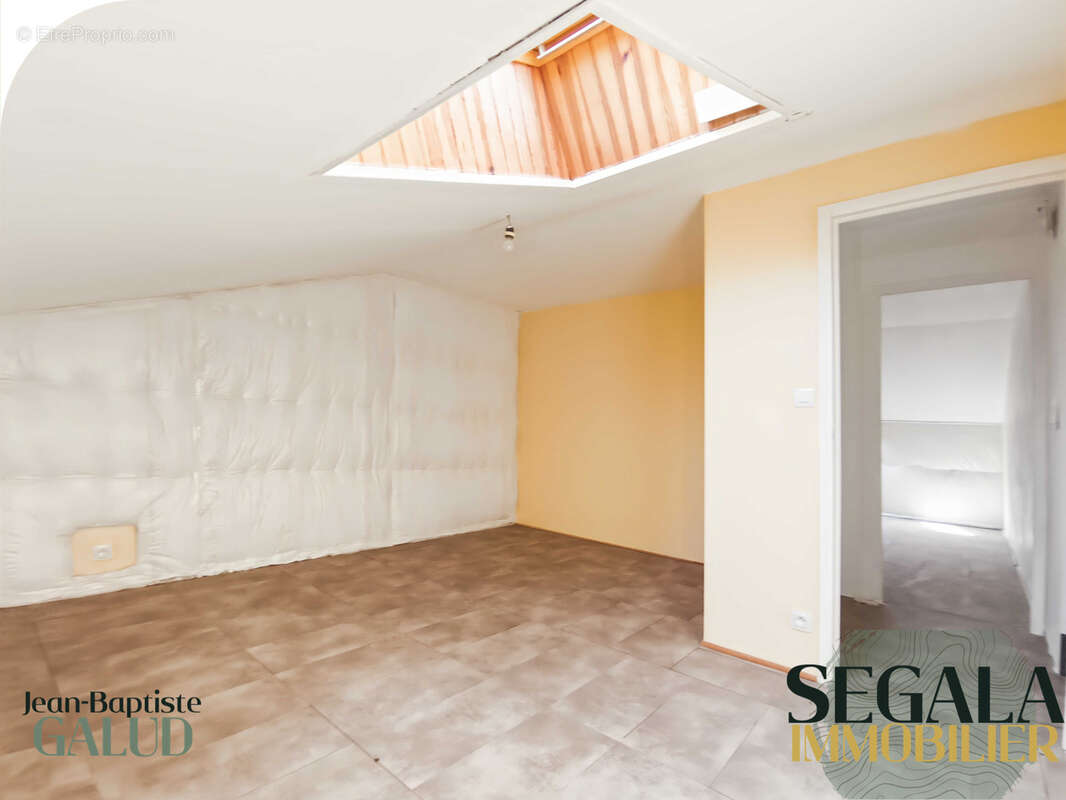 Maison à MIRANDOL-BOURGNOUNAC