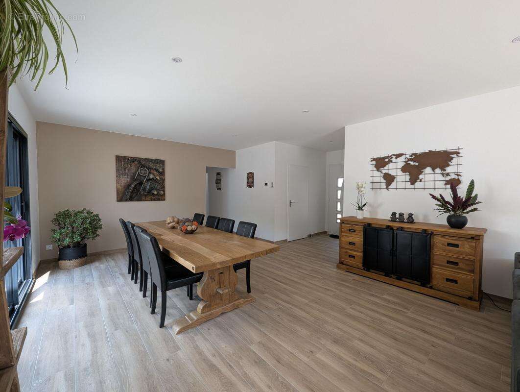 Maison à LES MATHES