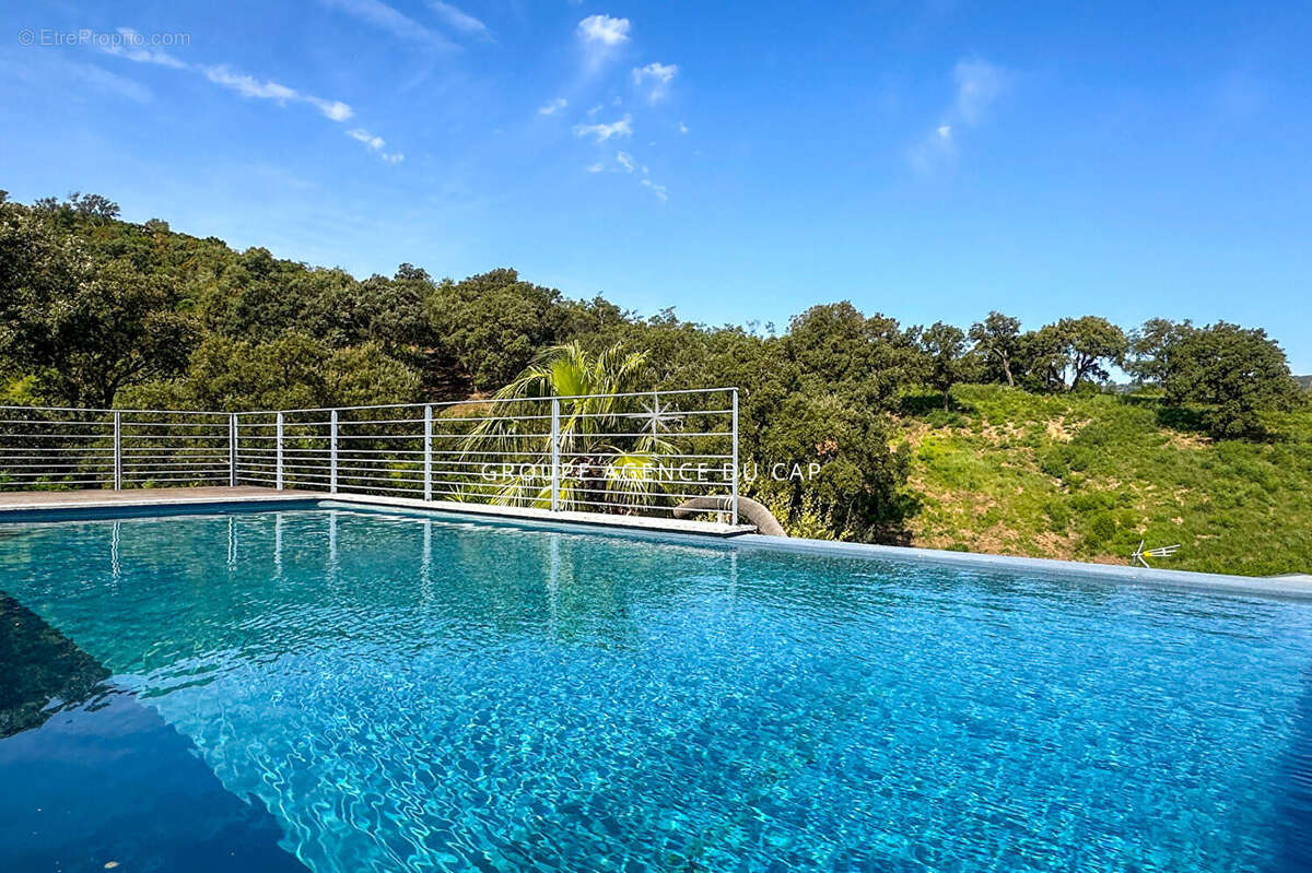 Maison à LES ISSAMBRES