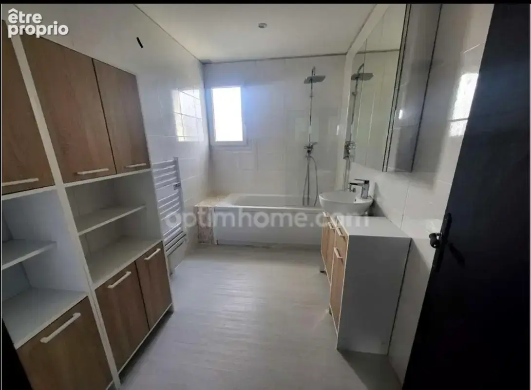 Maison rénovée avec 3 chambres, 1 200 m² de terrain et vue dégagée – Au calme ! - photo 7