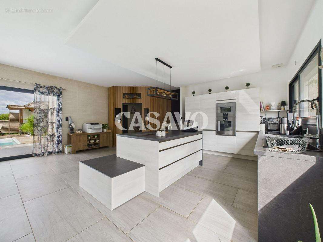 Maison à REVENTIN-VAUGRIS