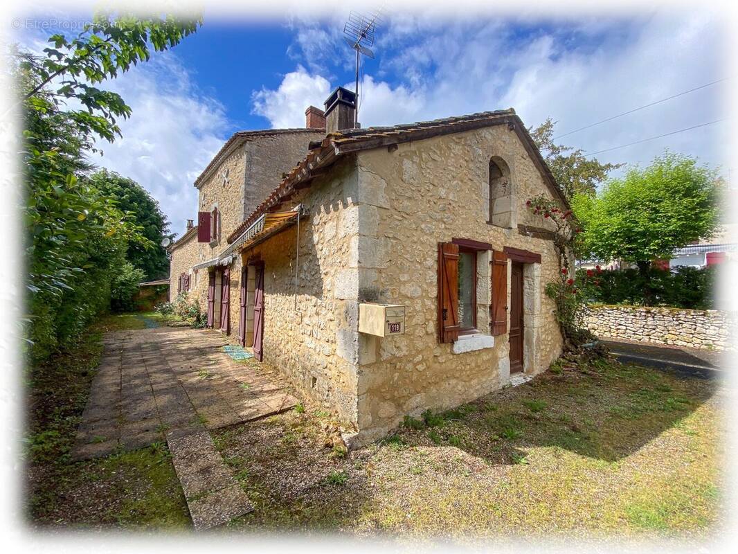 Maison à CLERMONT-DE-BEAUREGARD