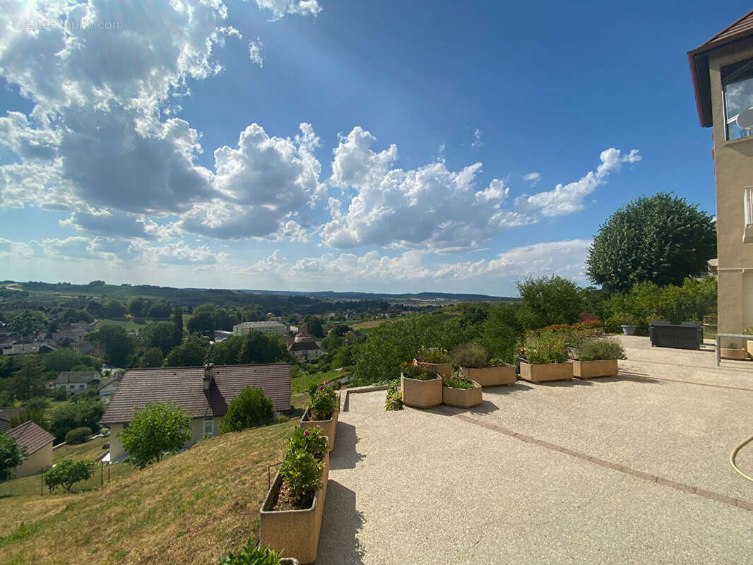 Maison d'architecte avec vue imprenable sur les hauteurs d'Arbois - photo 2