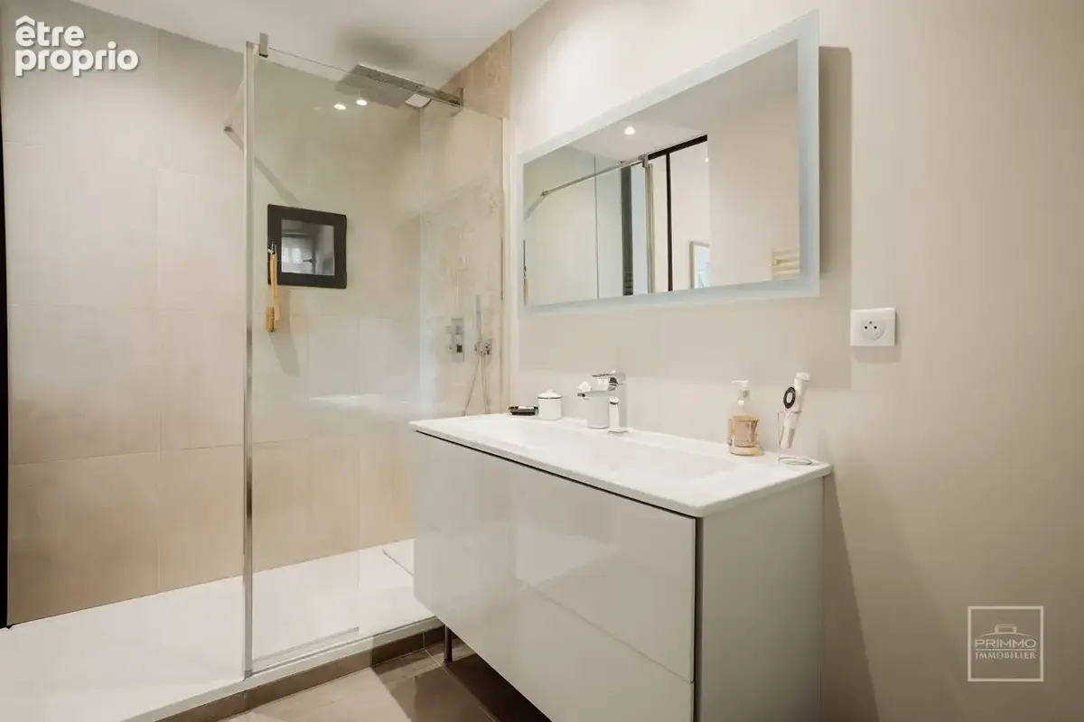 Neuville sur saone - 137m² de charme, jardin 1385m² & parking - photo 10