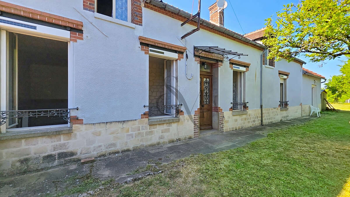 Maison à PERS-EN-GATINAIS