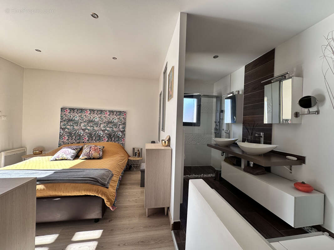 Maison à VILLENEUVE-LES-MAGUELONE