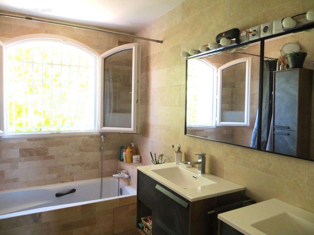 Maison à SAINT-MARTIN-DE-VALGALGUES