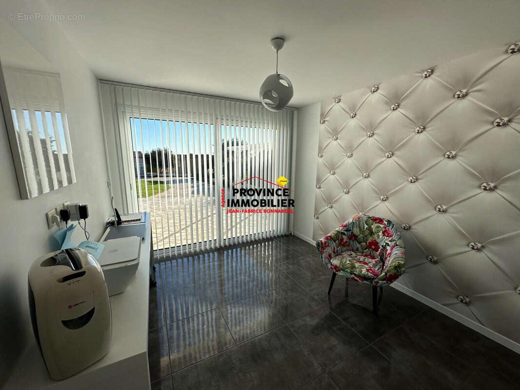 Maison 140 m² à Montjoyer  - photo 6
