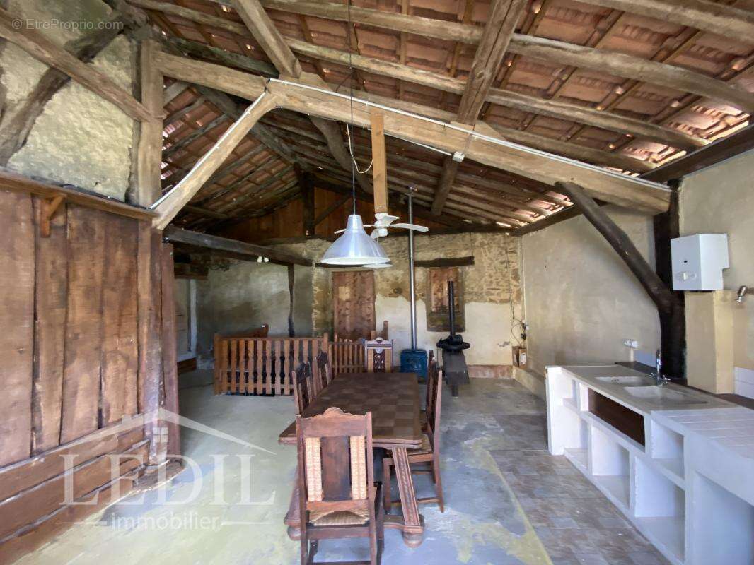 Maison à VILLENEUVE-DE-MARSAN