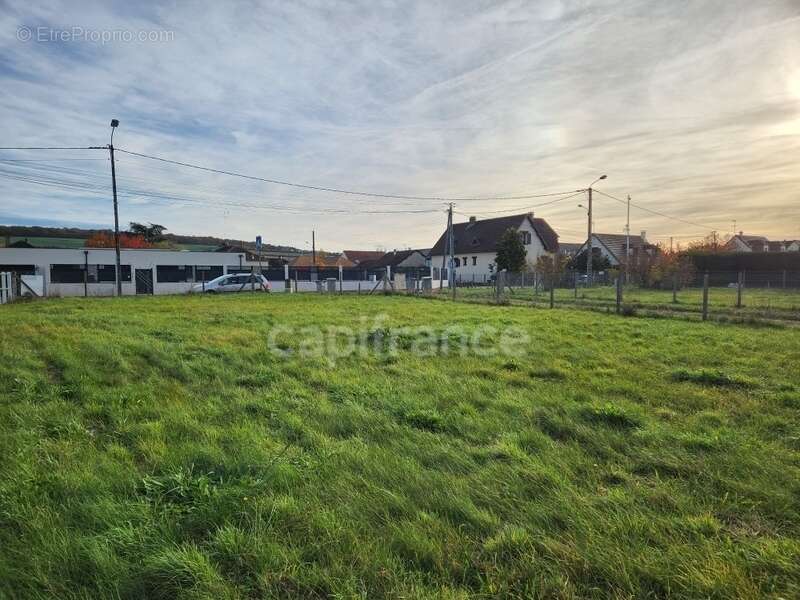 Terrain à PACY-SUR-EURE