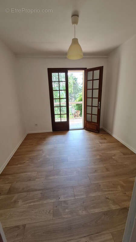 Appartement à BURES-SUR-YVETTE