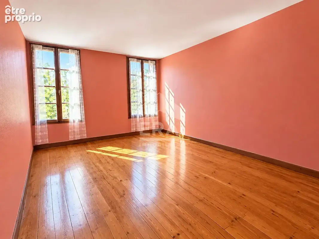Maison à vendre à Tauriac - 7 pièces, 209 m², travaux à prévoir - photo 8