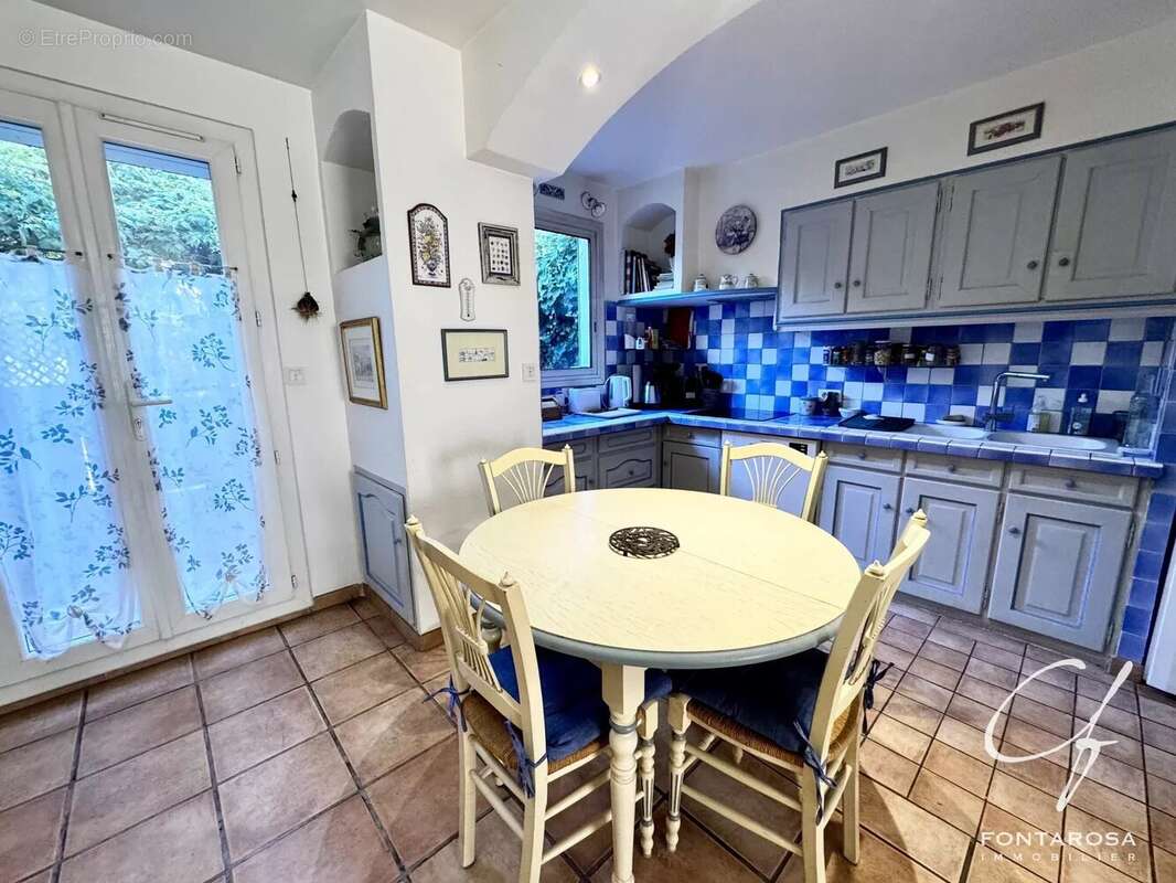 Maison à PUGET-SUR-ARGENS