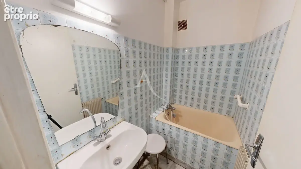 Narbonne centre - appartement à rénover avec balcon filant et cave - photo 7