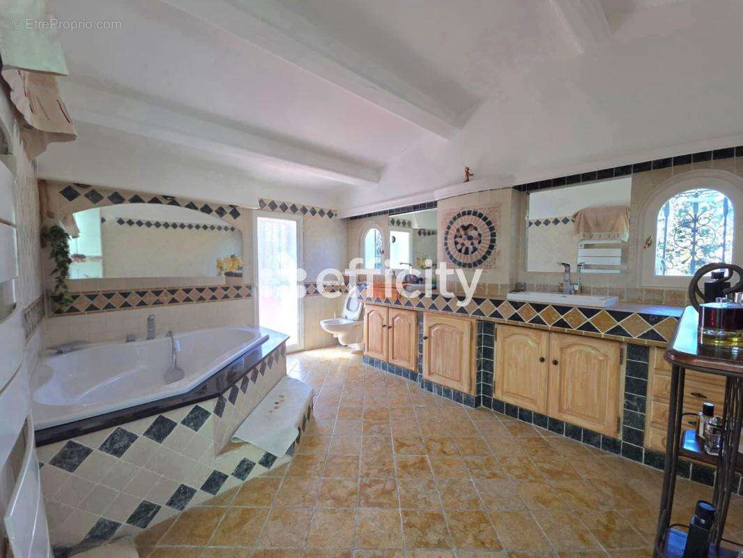 Maison à MARSEILLE-10E