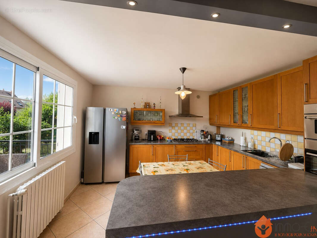 Maison 134 m² à Magny-Le-Hongre  - photo 7