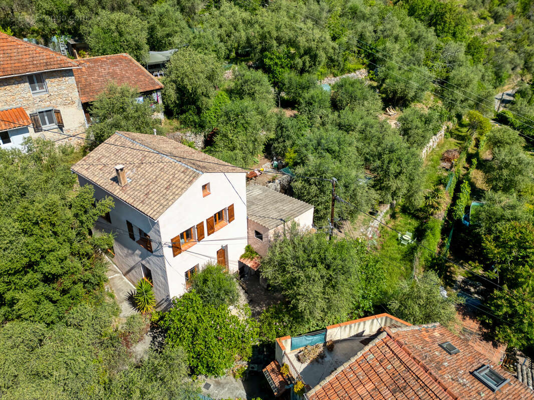 Maison à UTELLE