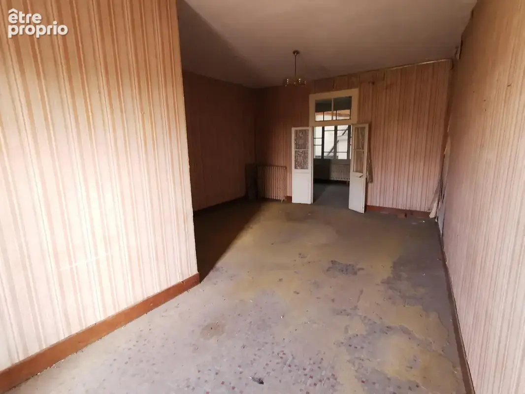 Maison de 251 m2 à rénover avec local commercial - photo 11