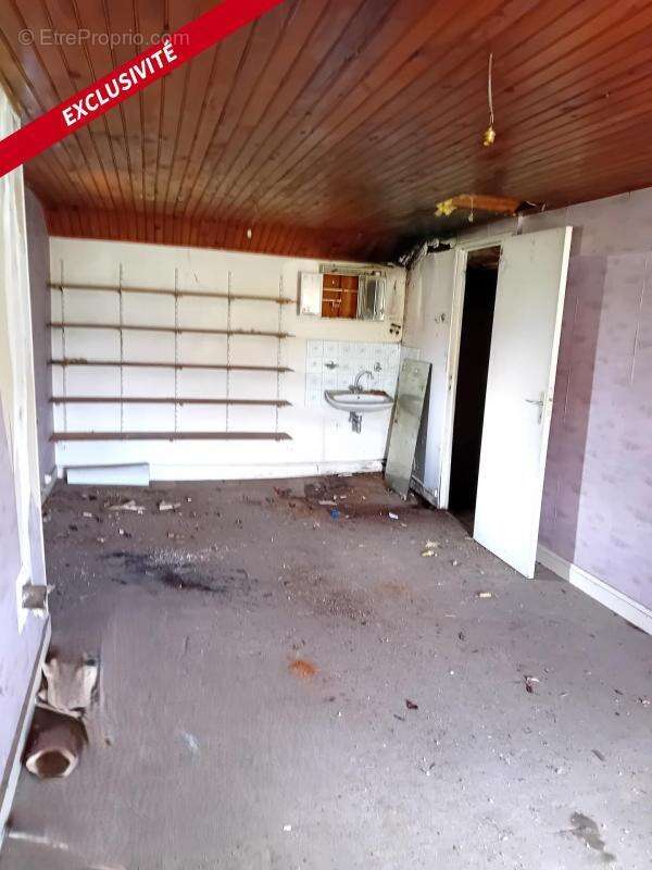 Maison à BRIZAMBOURG