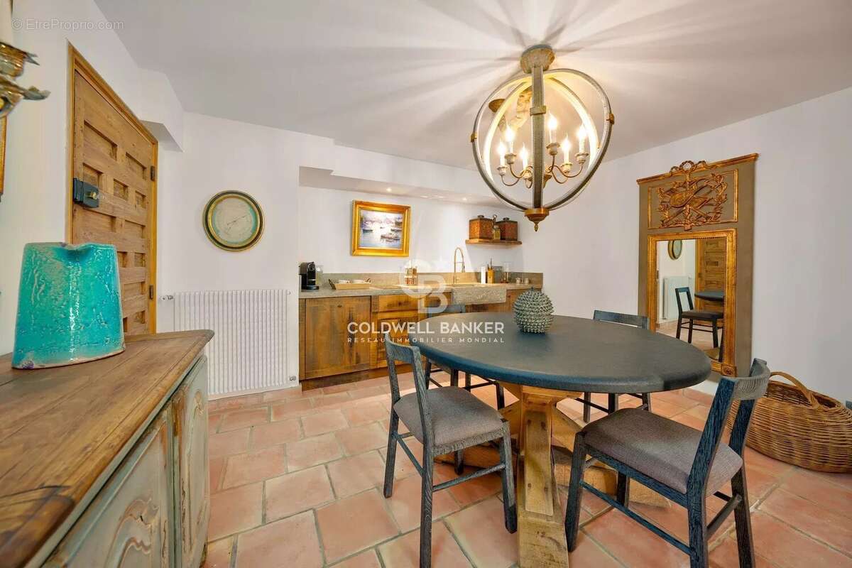 Maison à MANDELIEU-LA-NAPOULE