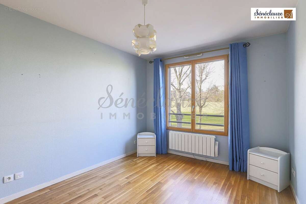 Appartement à SAINT-GENIS-LAVAL