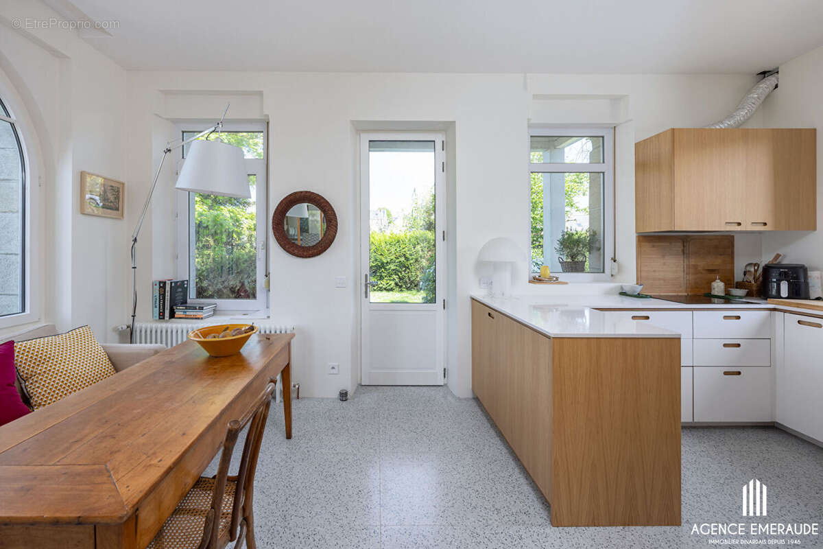 Maison à LE MINIHIC-SUR-RANCE