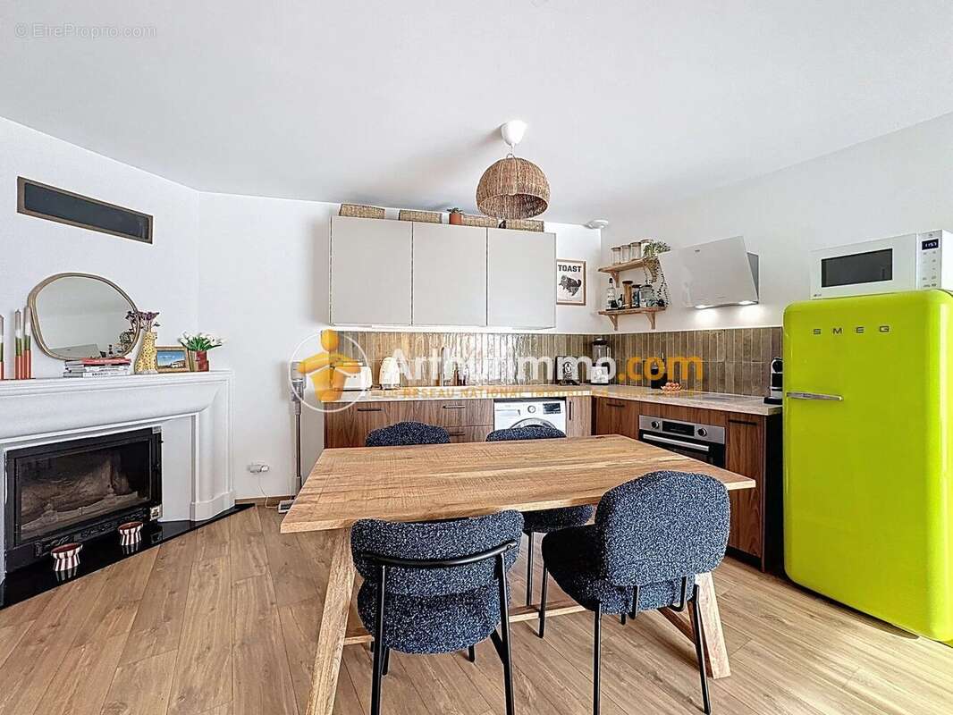 Appartement à NIVOLAS-VERMELLE