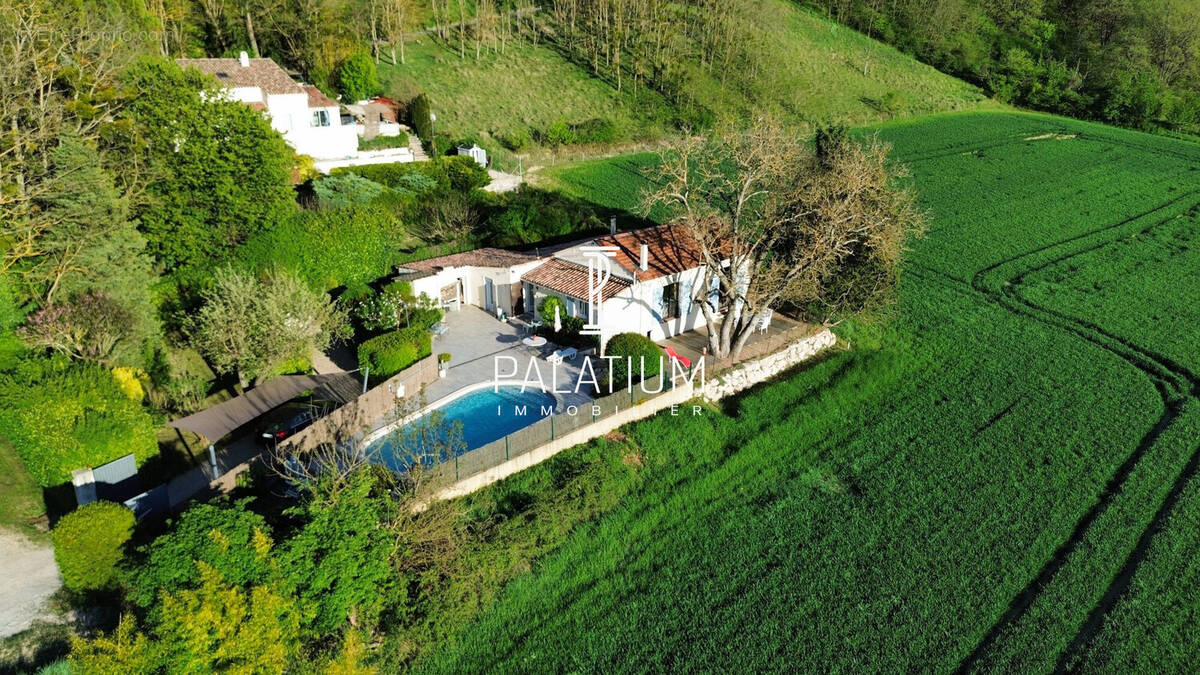 Maison à SAINT-MAIME