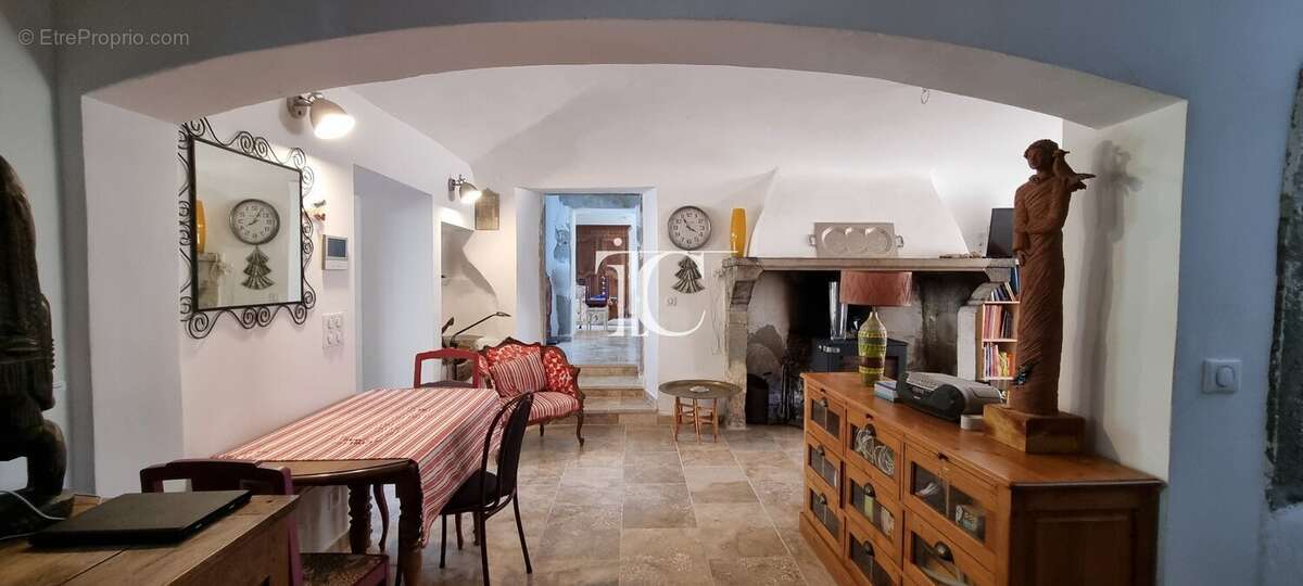 Maison à RIBAUTE-LES-TAVERNES