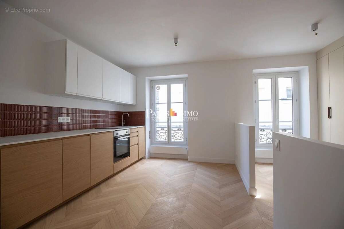 Appartement à PARIS-18E