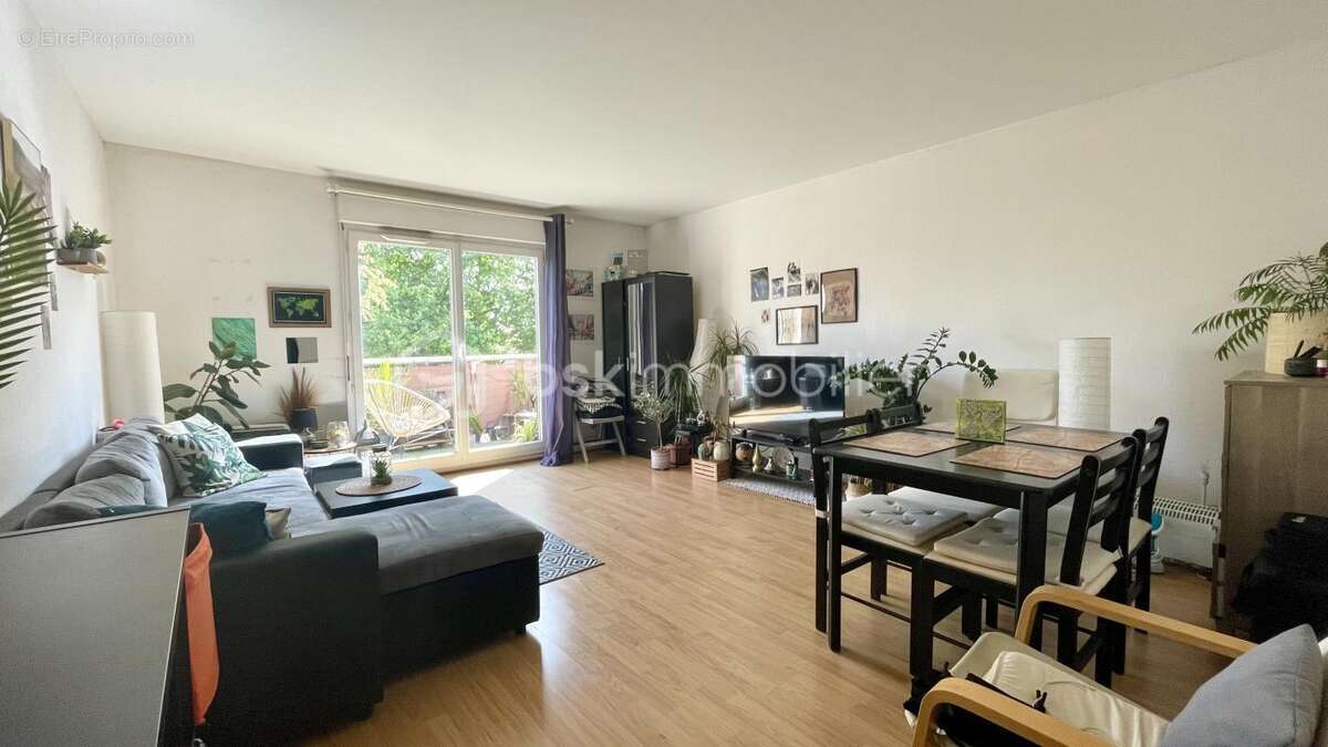 Appartement à MONTIGNY-LE-BRETONNEUX