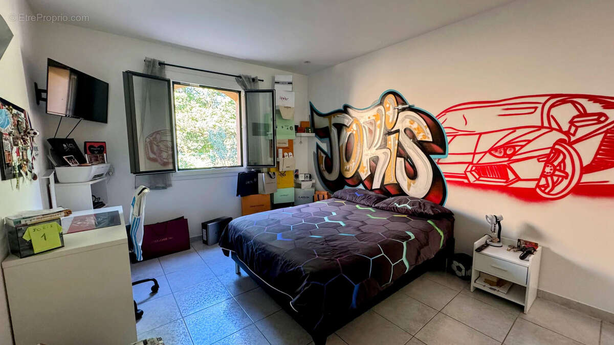 Maison à CHATEAUNEUF-LE-ROUGE