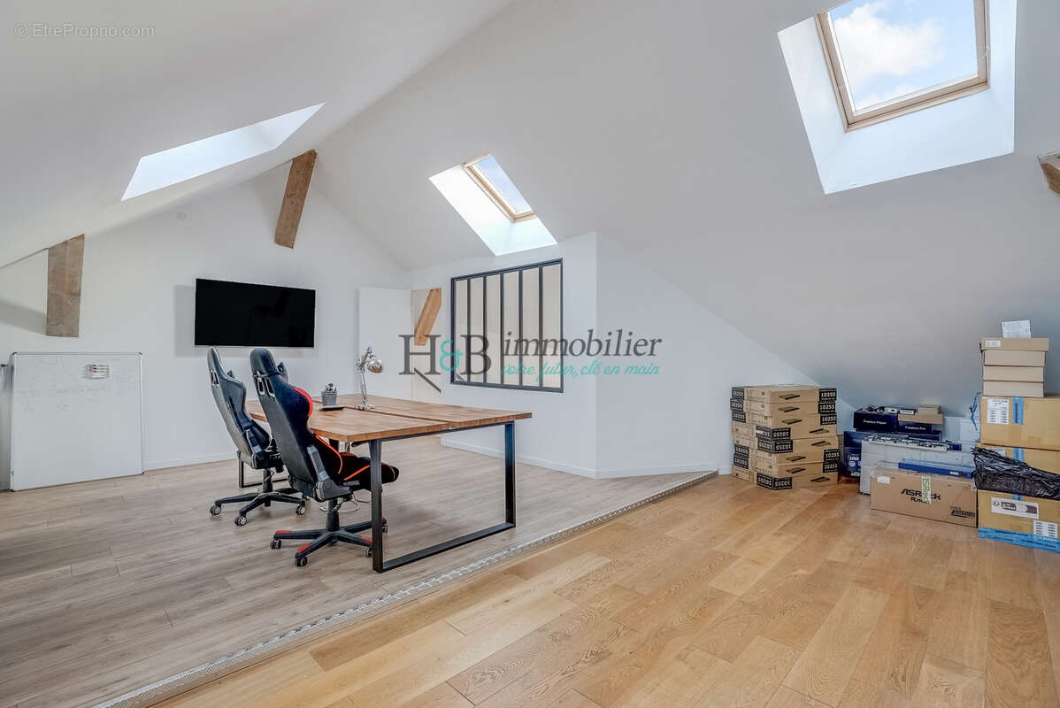 Appartement à SAINT-MAUR-DES-FOSSES