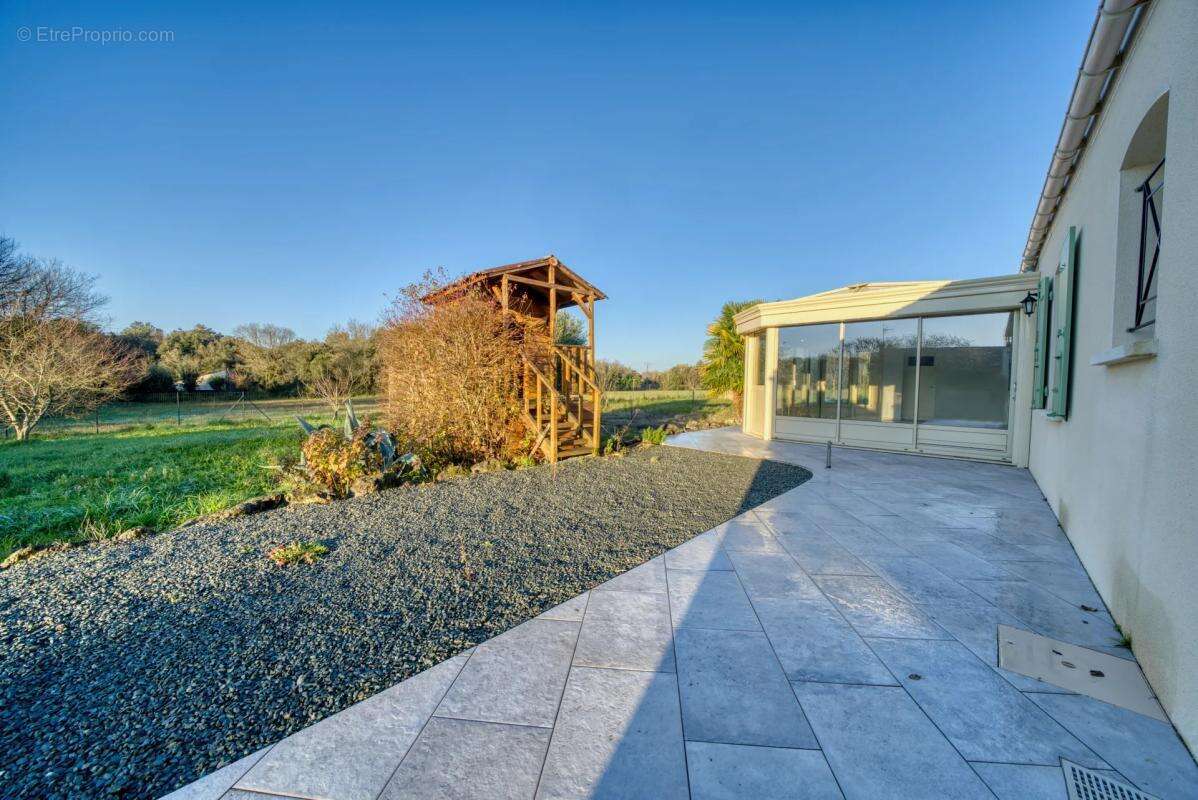 Maison à SAINT-SAVINIEN