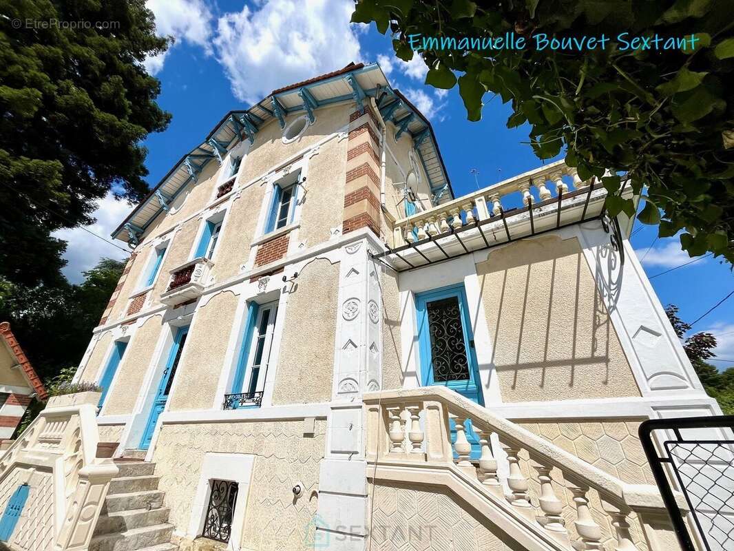 Grande maison bourgeoise fin 19ème, centre-ville, tous commerces à pied, jardin, garage, terrasses - photo 4