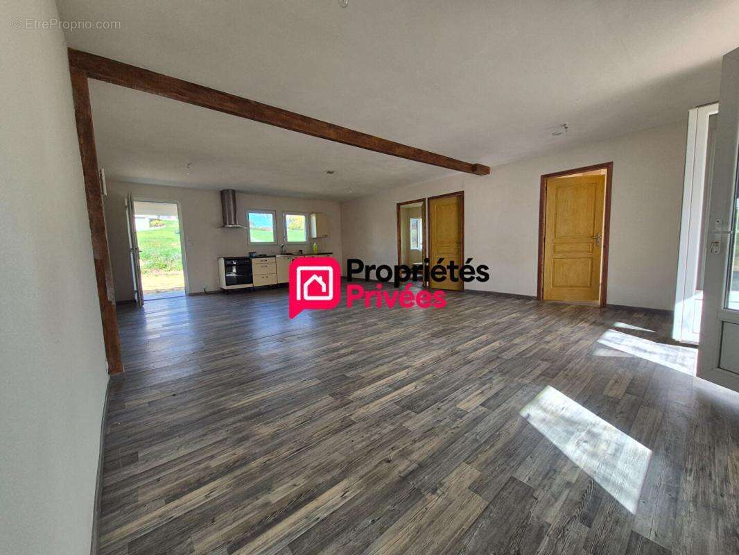 Maison à CHARBONNIERES-LES-VARENNES