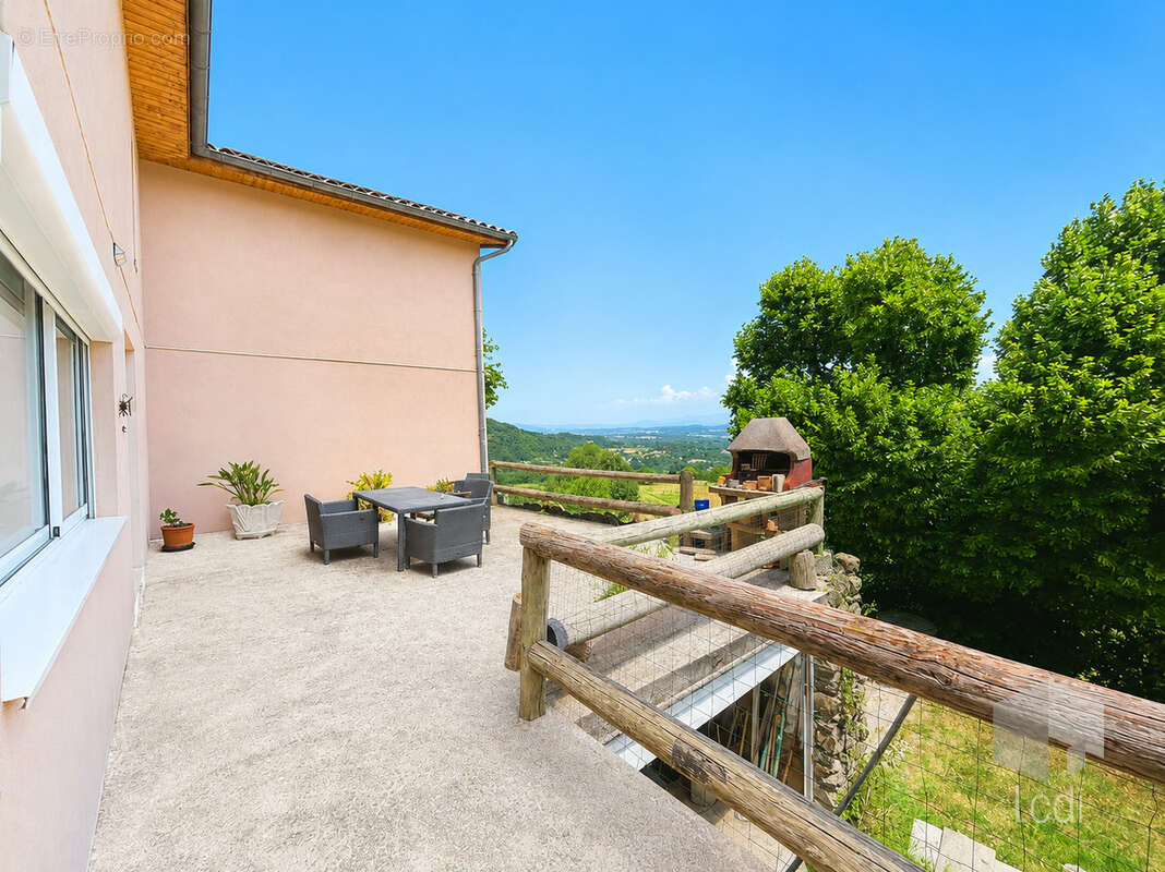Maison à VIVIERS