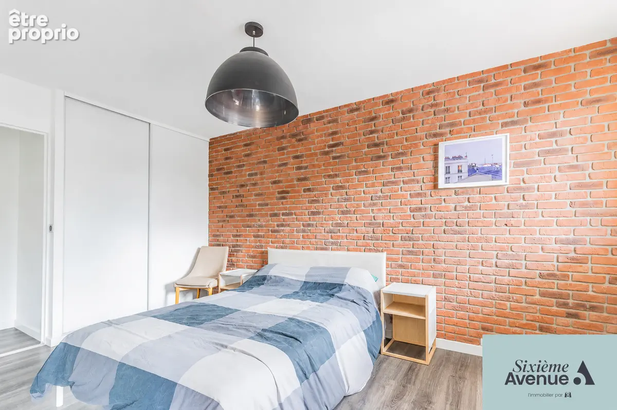 46M² centre ville - vendu meublé-parking-borne VE-aucun travaux - photo 2